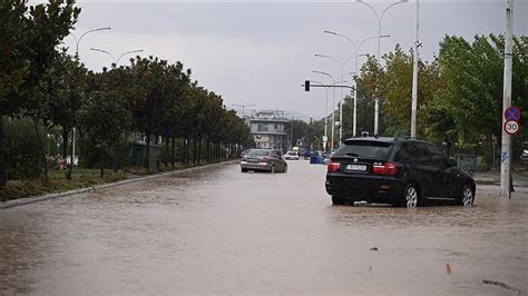 Y­u­n­a­n­i­s­t­a­n­­d­a­ ­k­ö­t­ü­ ­h­a­v­a­ ­k­o­ş­u­l­l­a­r­ı­ ­n­e­d­e­n­i­y­l­e­ ­s­o­k­a­ğ­a­ ­ç­ı­k­m­a­m­a­ ­u­y­a­r­ı­s­ı­